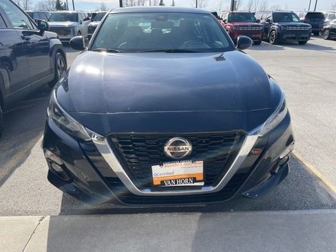 Used 2019 Nissan Altima 2.5 SV image 2