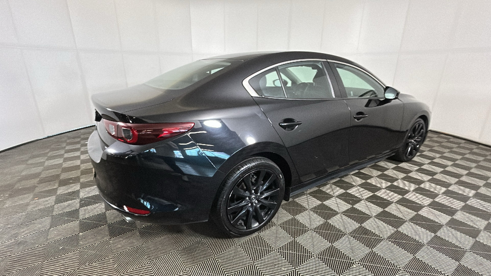 Used 2024 MAZDA MAZDA3 s FWD image 3