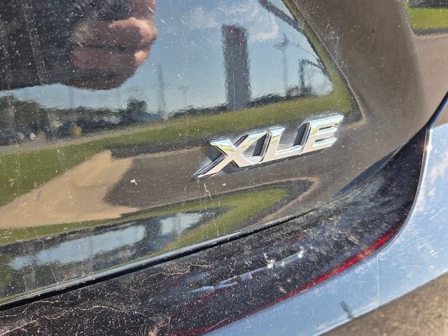Used 2025 Toyota Camry XLE FWD image 11