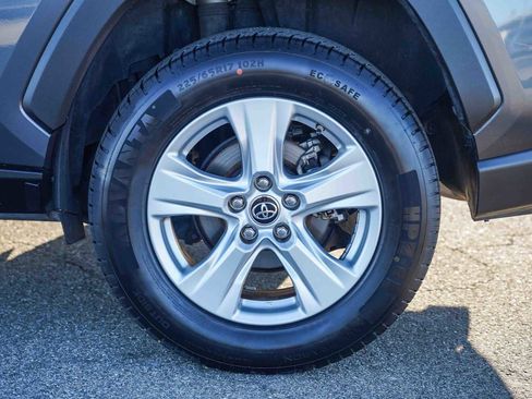 Used 2019 Toyota RAV4 XLE image 11