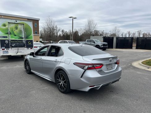 Used 2022 Toyota Camry SE image 7