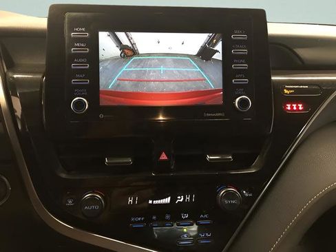 Certified 2022 Toyota Camry SE image 21