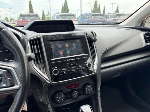 Used 2018 Subaru Crosstrek 2.0i Premium AWD/4WD image 3