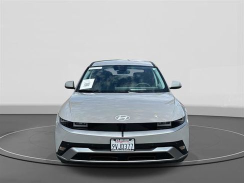 Used 2025 Hyundai Ioniq 5 SE RWD image 2