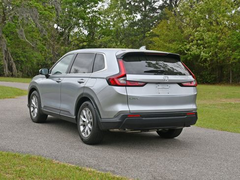 Used 2023 Honda CR-V EX-L image 3