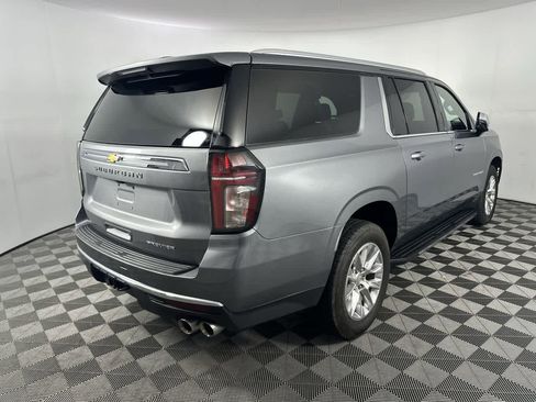 Used 2022 Chevrolet Suburban Premier w/ Premium Package RWD image 15