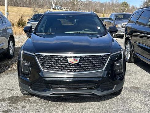 Used 2024 Cadillac XT4 Premium Luxury image 7