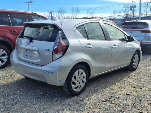 Used 2015 Toyota Prius C Two image 5