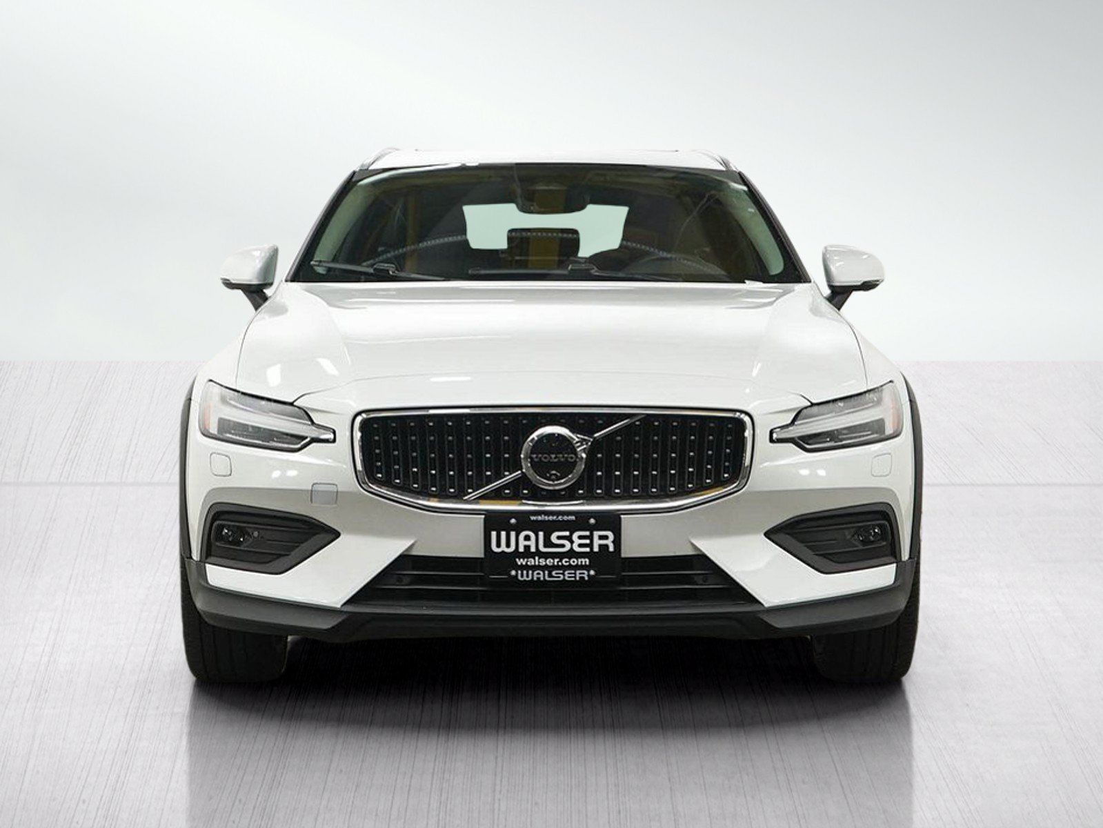 Used 2025 Volvo V60 B5 Cross Country Plus AWD/4WD image 8