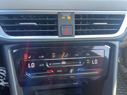 New 2025 Volkswagen Taos SE image 22