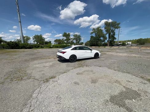 Used 2026 Hyundai Elantra Sport FWD image 14