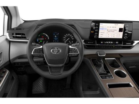 Used 2021 Toyota Sienna XLE AWD/4WD image 7