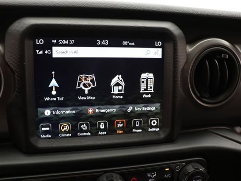 Used 2022 Jeep Gladiator Sport AWD/4WD image 16