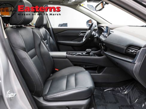 Used 2021 Nissan Rogue SL image 40