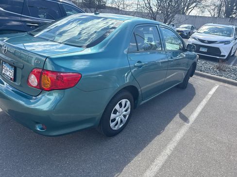 Used 2010 Toyota Corolla LE image 2