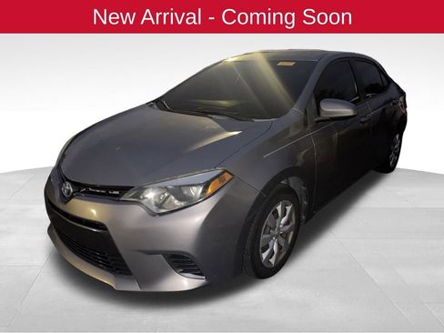 Used 2015 Toyota Corolla LE FWD image 2
