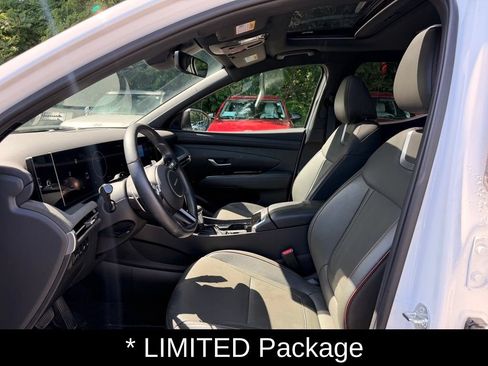 Certified 2025 Hyundai Santa Cruz Limited AWD/4WD image 12