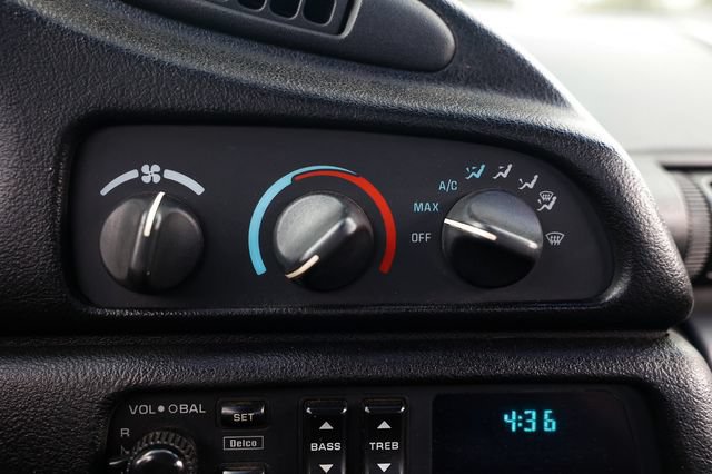 Used 1996 Chevrolet Camaro Z28 RWD image 31