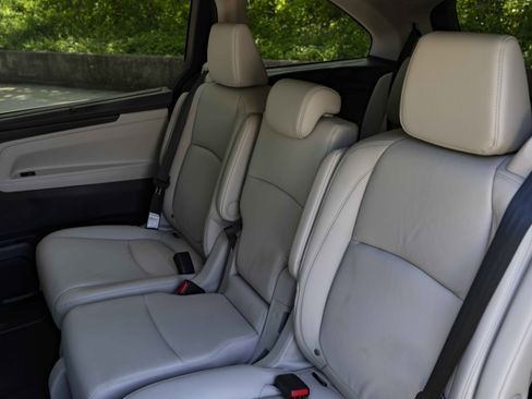 Used 2025 Honda Odyssey EX-L image 18