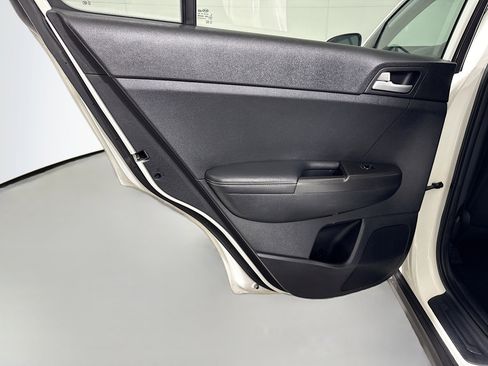 Used 2017 Kia Sportage LX image 25