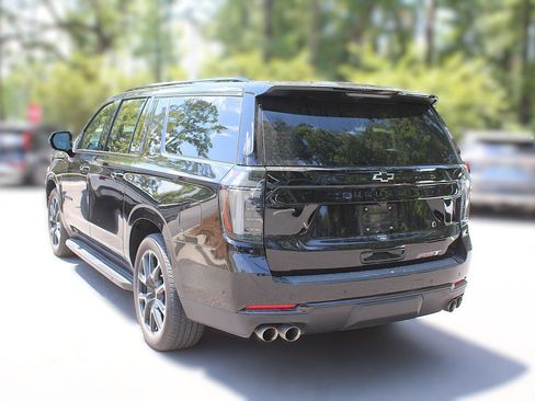 Used 2025 Chevrolet Suburban RST w/ RST Capability Package AWD/4WD image 7