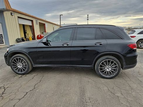 Used 2022 Mercedes-Benz GLC 300 4MATIC image 3