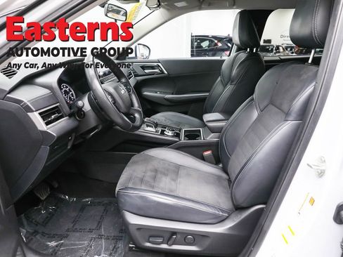 Used 2024 Mitsubishi Outlander SE image 14