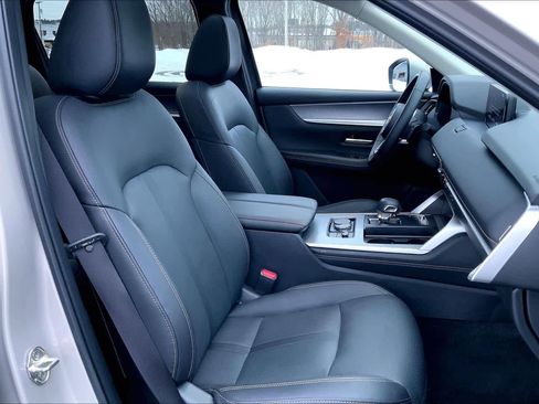 Used 2024 MAZDA CX-90 Plug-In Hybrid w/ Premium Pkg image 8