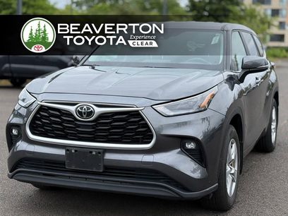 Used 2023 Toyota Highlander LE