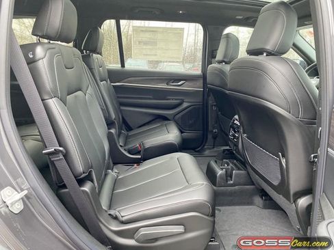 New 2025 Jeep Grand Cherokee L Limited w/ Black Appearance Package image 8
