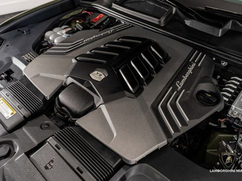 Used 2024 Lamborghini Urus Performante image 12