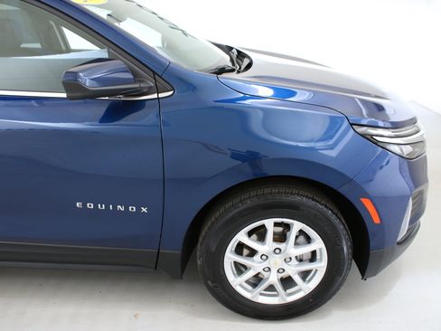Used 2023 Chevrolet Equinox LT FWD image 11