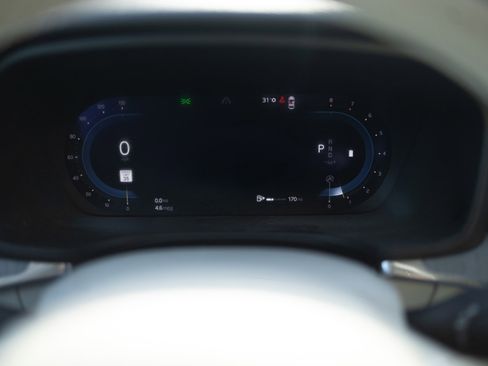 Used 2024 Volvo V60 B5 Cross Country Plus w/ Protection Package Premier image 29