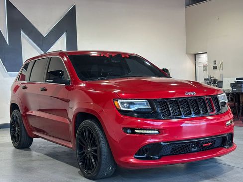 Used 2014 Jeep Grand Cherokee SRT8 w/ Luxury Group II AWD/4WD image 2