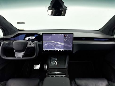 Used 2022 Tesla Model X Plaid image 18