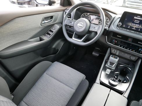 Certified 2023 Nissan Rogue SV image 9