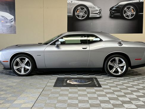 Used 2015 Dodge Challenger R/T w/ Quick Order Package 28B R/T RWD image 7