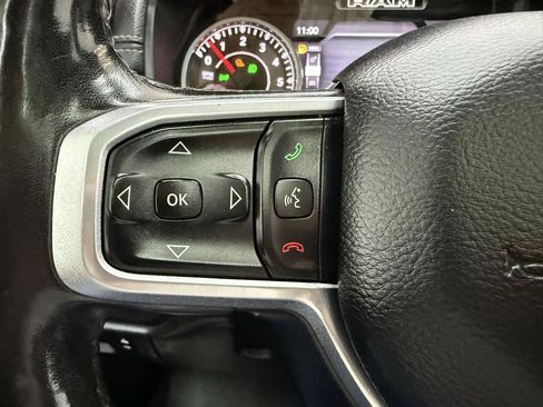 Used 2019 RAM 1500 Laramie AWD/4WD image 12