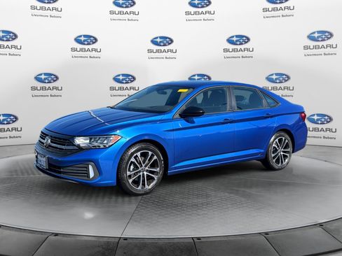 Used 2023 Volkswagen Jetta Sport FWD image 2