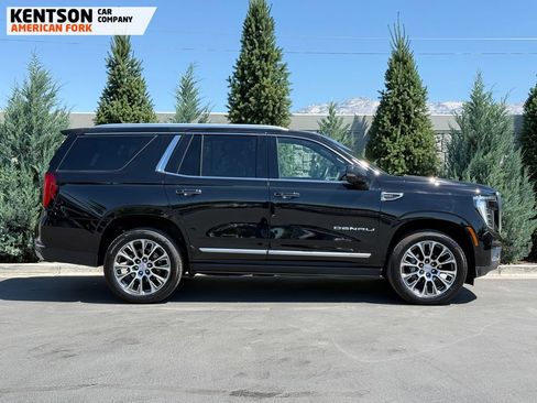 Used 2026 GMC Yukon Denali w/ Sun & Power Step Package AWD/4WD image 9