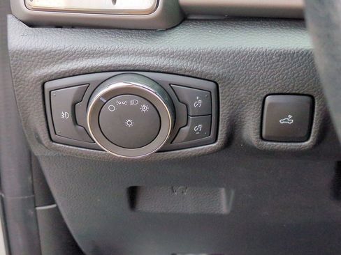 Used 2019 Ford Ranger XLT w/ Equipment Group 301A Mid RWD image 18