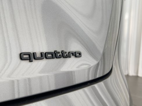 Used 2022 Audi e-tron Premium Plus w/ Premium Plus Package image 27