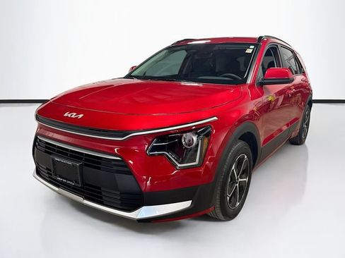 Used 2025 Kia Niro LX FWD image 3