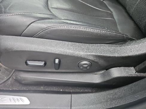 Used 2019 Buick Envision Premium AWD/4WD image 13