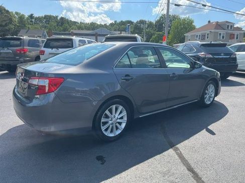 Used 2014 Toyota Camry XLE w/ Leather Package FWD image 3