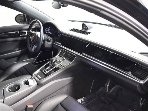 Used 2020 Porsche Panamera 4S image 19