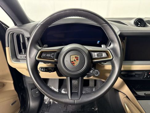 Certified 2024 Porsche Cayenne Coupe AWD/4WD image 35