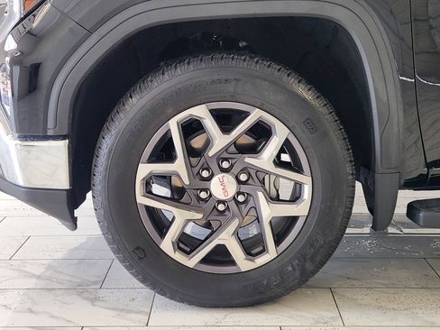 Used 2022 GMC Sierra 1500 SLT w/ SLT Premium Plus Package RWD image 10