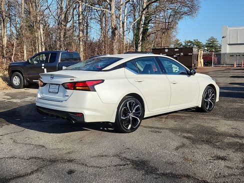 Certified 2023 Nissan Altima 2.5 SR w/ SR Premium Package image 7