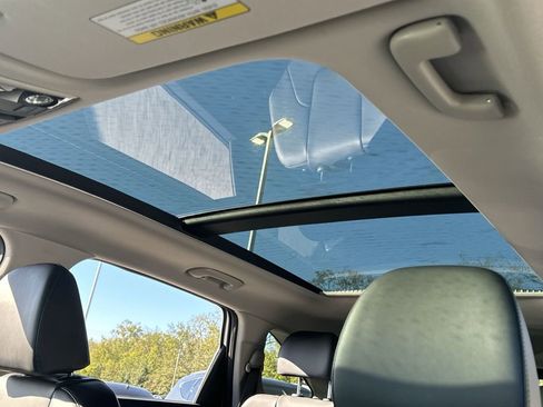 Used 2025 Kia Sorento S w/ Panoramic Sunroof Package image 31